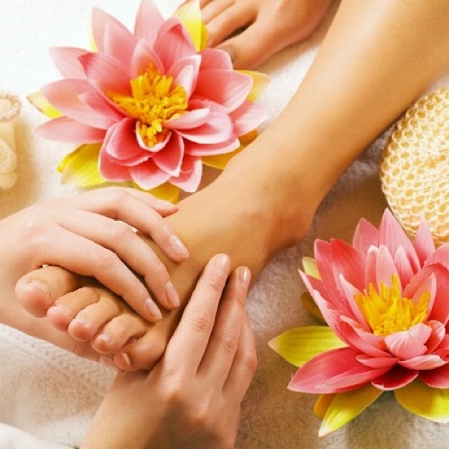 DK’S NAIL & SPA - Foot Massage